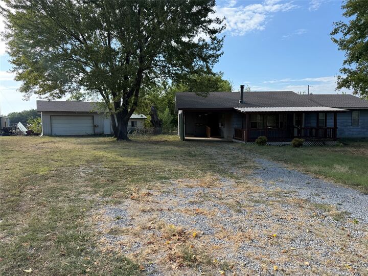 Property Photo:  105 Leaning Tree Road  OK 74434 
