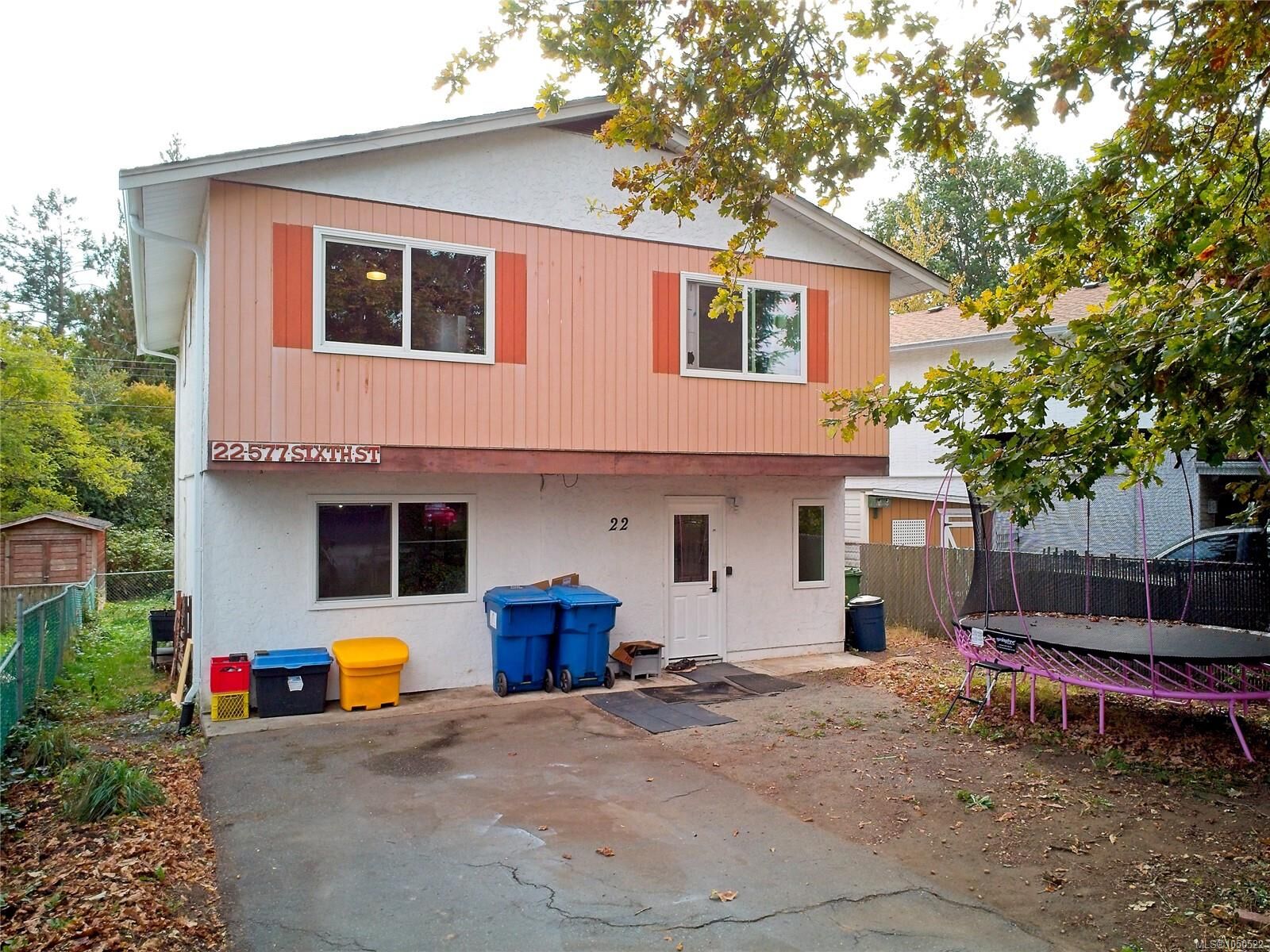 Property Photo:  577 Sixth St #22  BC V9R 5W6 