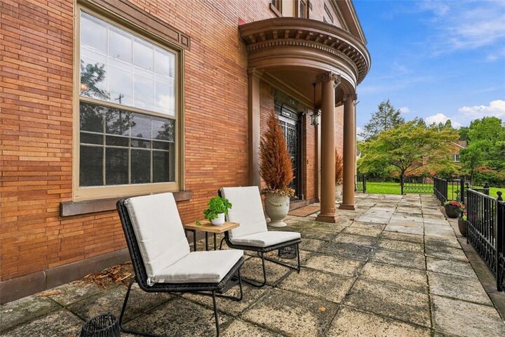 Property Photo: 5238 Ellsworth Ave PA 15232
