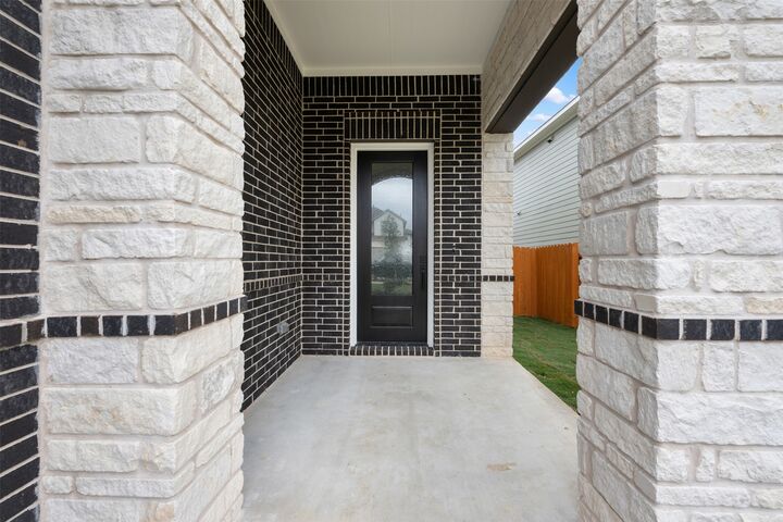 Property Photo: 213 Clover Bend TX 78642