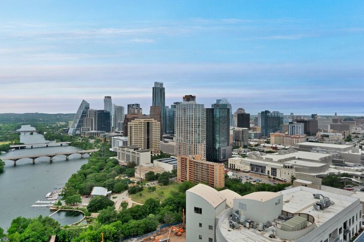 Property Photo: 70 Rainey Street 2806 TX 78701