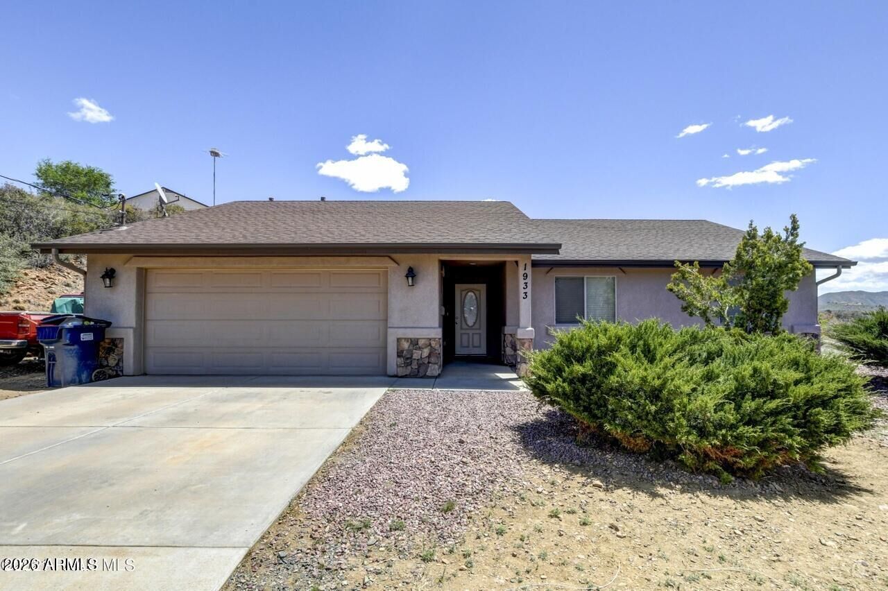 Property Photo:  1933 N Moonstone Lane  AZ 86301 
