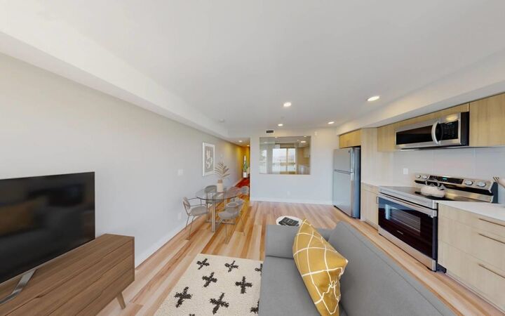 Property Photo:  408 East Columbia 411  BC V3L 1B1 