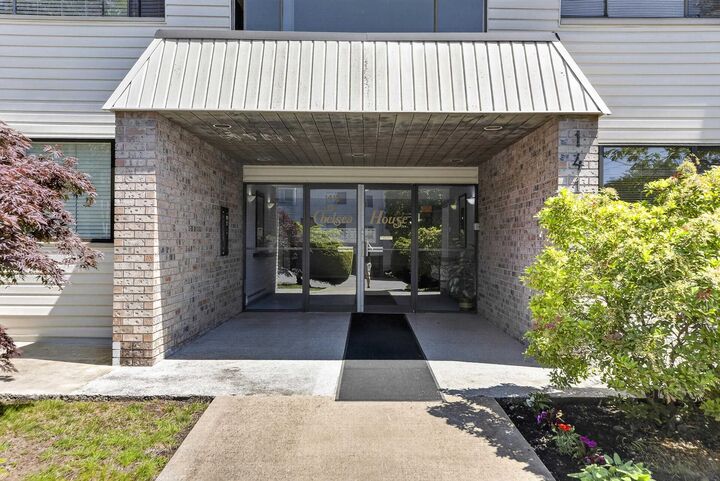 Property Photo:  1410 Blackwood Street 203  BC V4B 3V4 