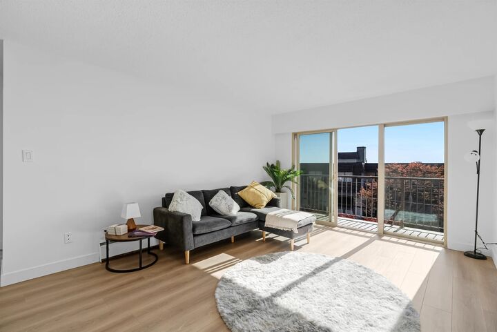 Property Photo:  225 W 3rd Street 201  BC V7M 1E9 
