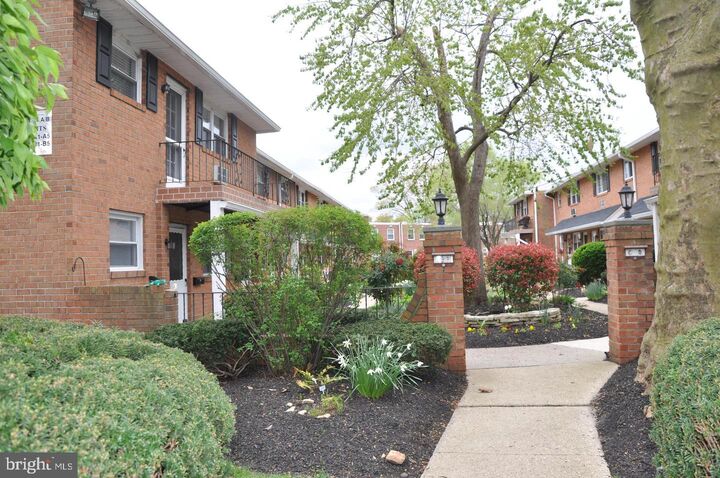 Property Photo:  340 Woodlawn Terrace B1  NJ 08108 