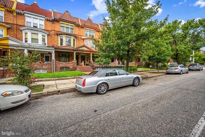 Property Photo:  2736 N Calvert Street  MD 21218 
