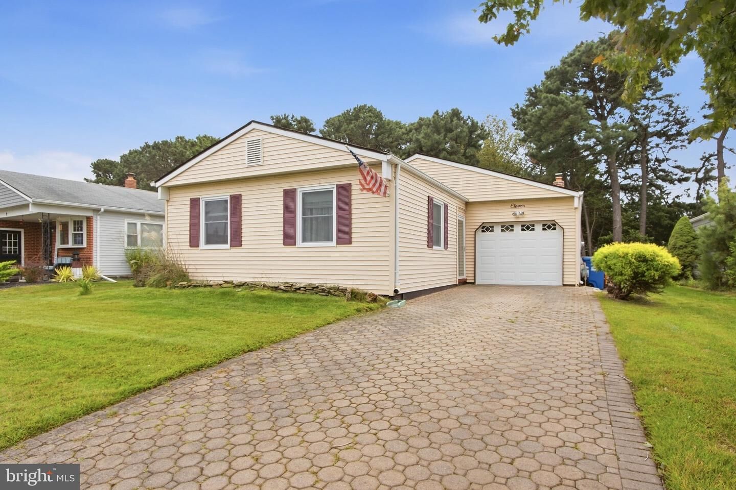 Property Photo:  11 Woodstock Drive  NJ 08757 