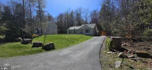 Property Photo: 331 Mohansic Lane PA 18466