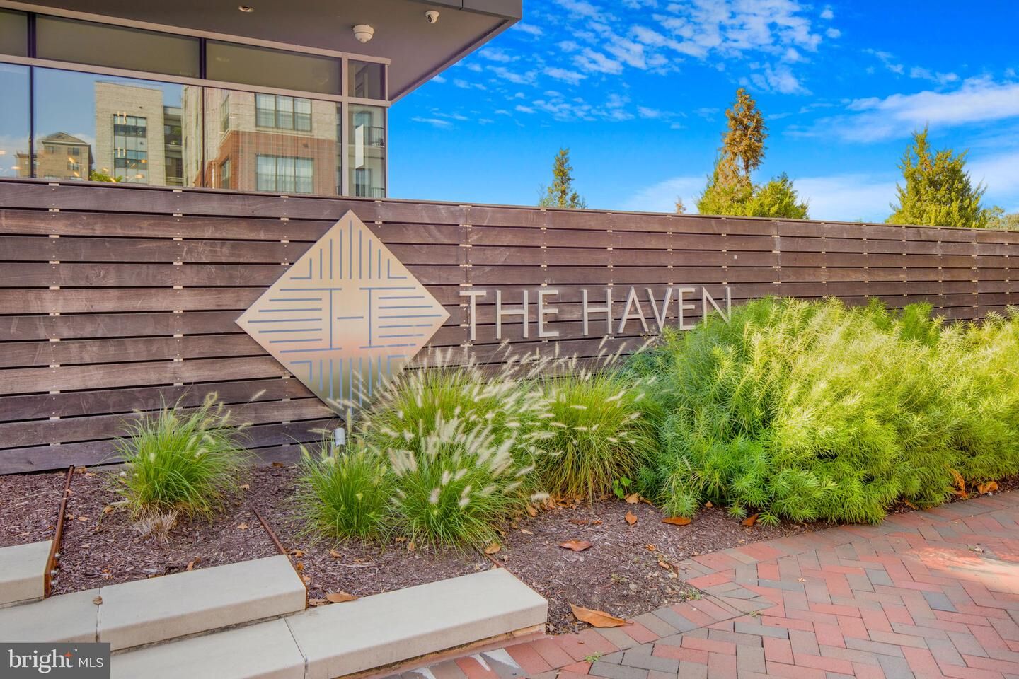 Property Photo:  145 Riverhaven Drive 125  MD 20745 