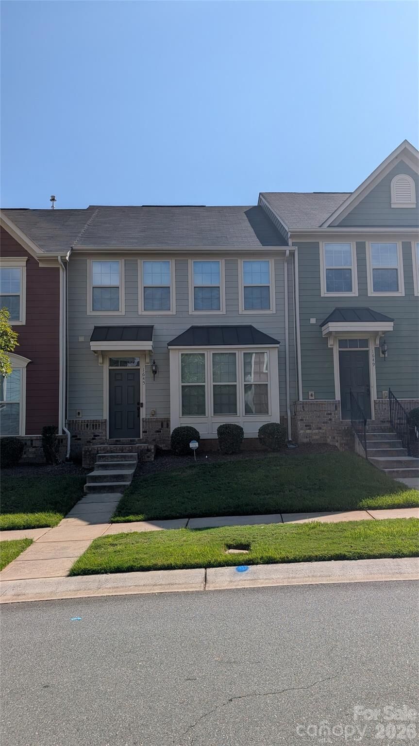 Property Photo:  1645 Fleetwood Drive  NC 28208 