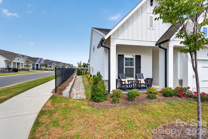 Property Photo: 1018 Lowland Way NC 28173