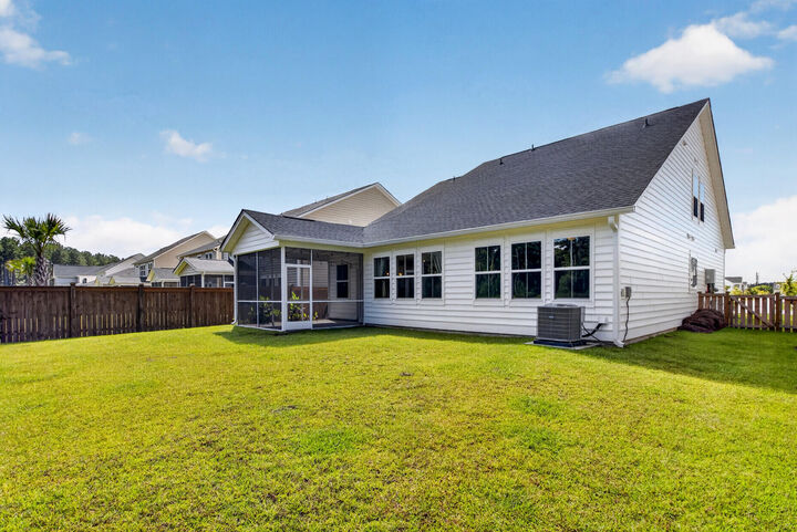 Property Photo: 995 Arrowwood Way SC 29485
