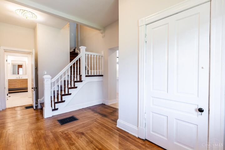 Property Photo: 2217 Monroe Avenue OH 45212