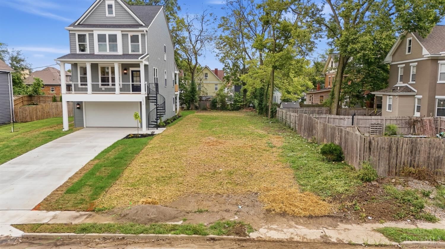 Property Photo:  1572 St Leger Place  OH 45207 