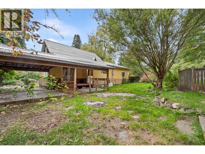 Property Photo:  309 1st Avenue Northwest  BC V0G 1R0 