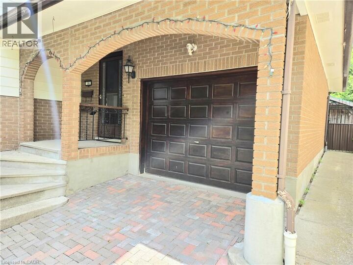 Property Photo:  16 Stephens Court  ON N3Y 4P3 