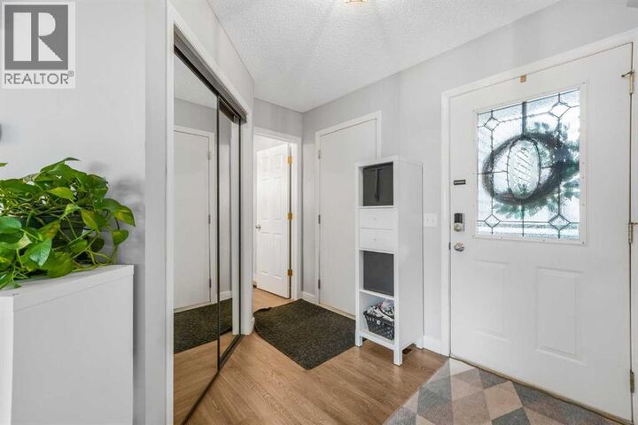 Property Photo: 6 Tuscarora Circle Northwest AB T3L 2B7