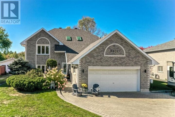 Photo de la propriété:  2281 Fleming Street  ON P3N 1L7 