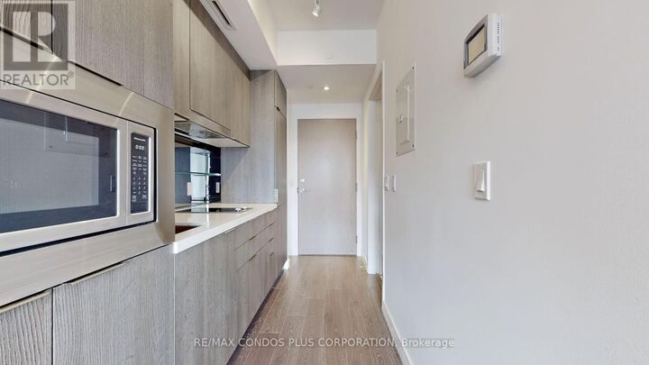 Property Photo:  215 Queen Street West 1809  ON M5V 0P5 