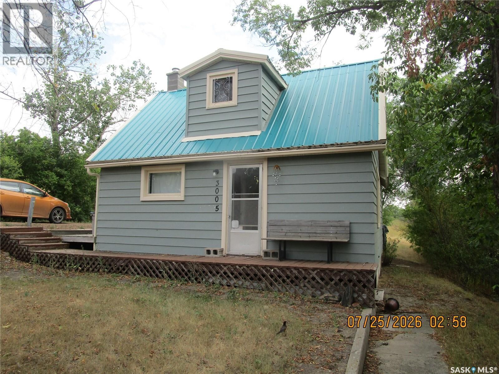 Property Photo:  3005 3rd Street N  SK S0H 3R0 
