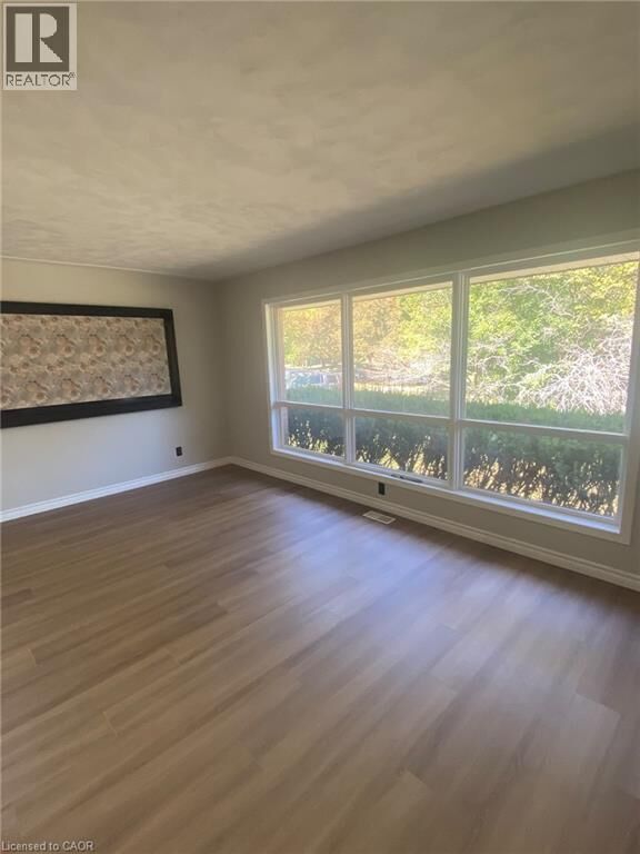 Property Photo:  20 Cardill Crescent North  ON N2L 3Y6 