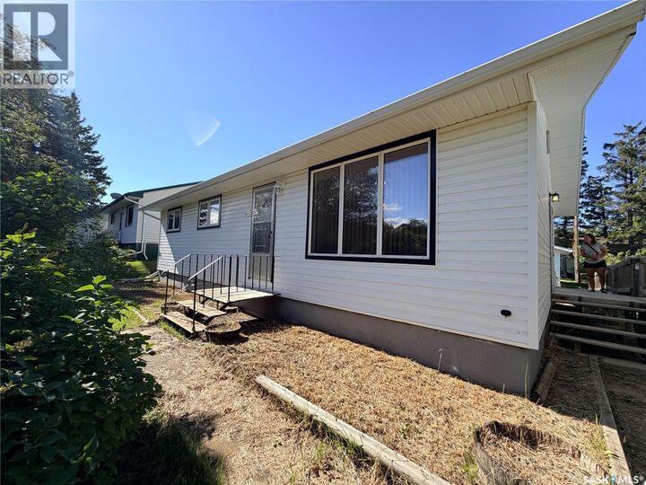 Property Photo:  605 Hall Street  SK S0A 1W0 