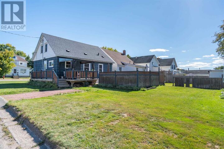 Property Photo:  507 Charles St  ON P6C 3L5 