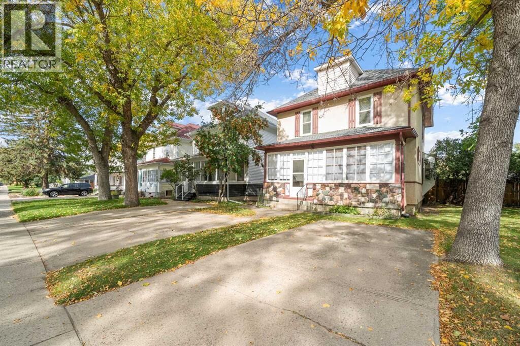 Property Photo:  362 7 Street Southeast  AB T1A 1J7 