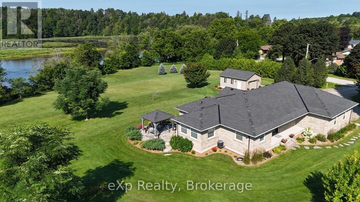 Property Photo:  207 Edmund Street  ON N0G 1C0 