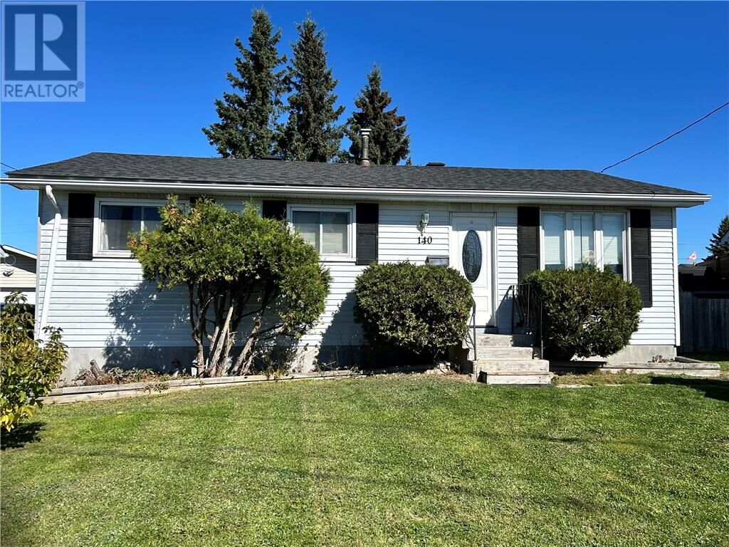 Property Photo:  140 Imperial Drive  ON P3L 1K2 