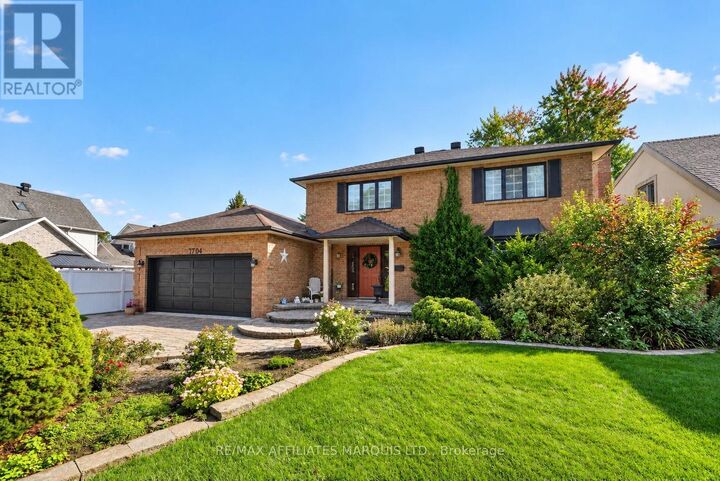 Property Photo:  1704 Blakely Drive  ON K6J 5L3 