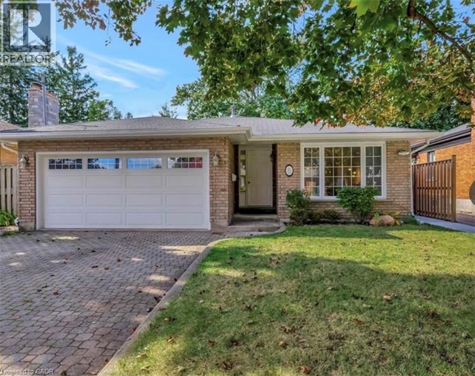 Property Photo:  8 Lowell Street South Upper  ON N1R 5C7 
