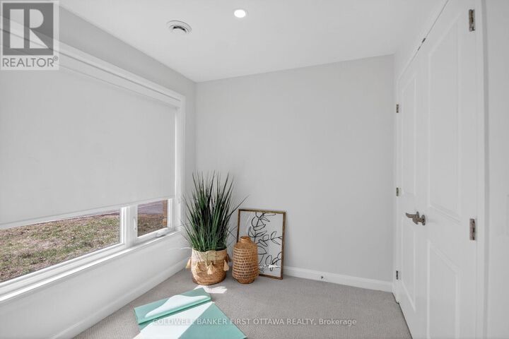 Property Photo: 77 Cherry Blossom Private ON K2H 6Z9