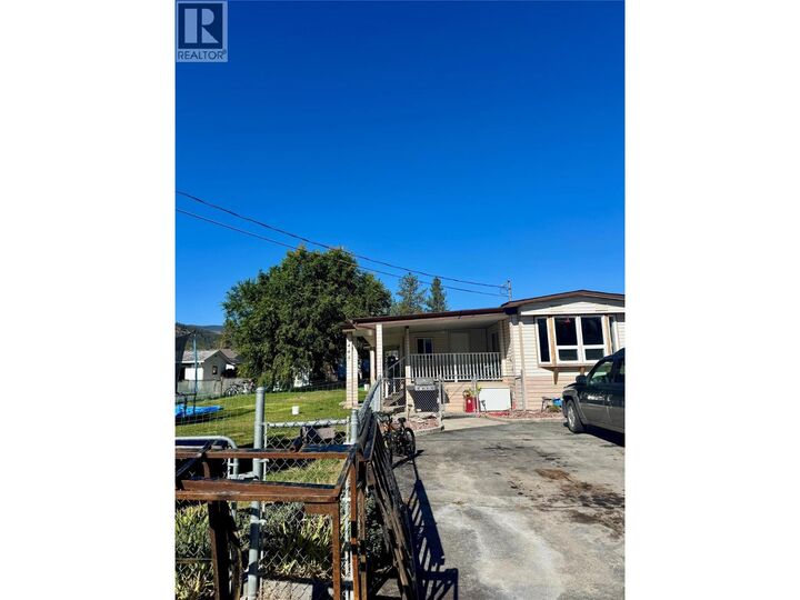 Property Photo:  445 Bailey Avenue  BC V0K 1Y0 