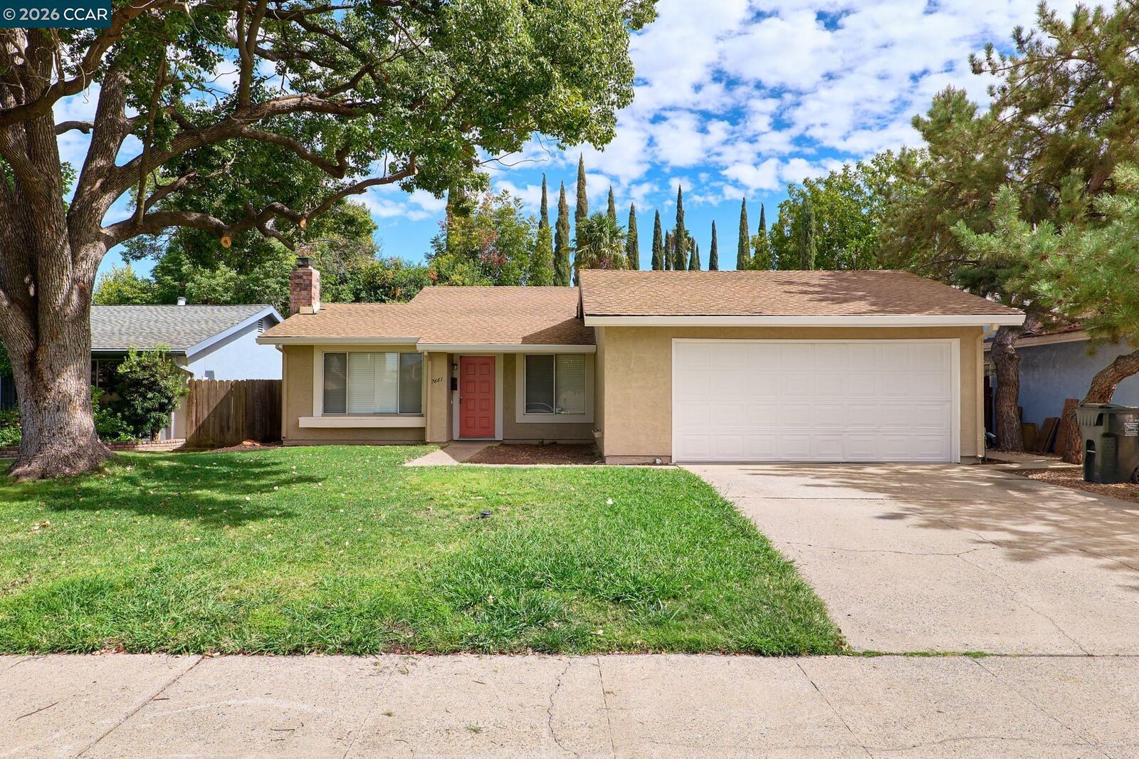 Property Photo:  7661 Telfer Way  CA 95823 