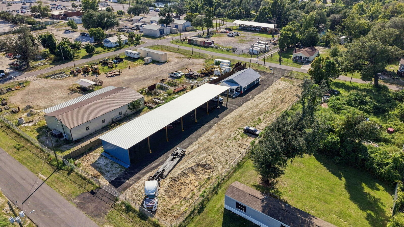 Property Photo: 122 Poston Avenue FL 32401