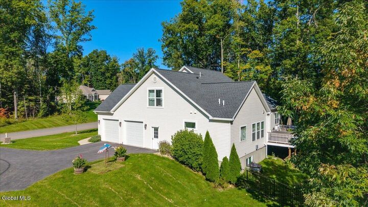 Property Photo: 1410 Cosgrove Drive NY 12302