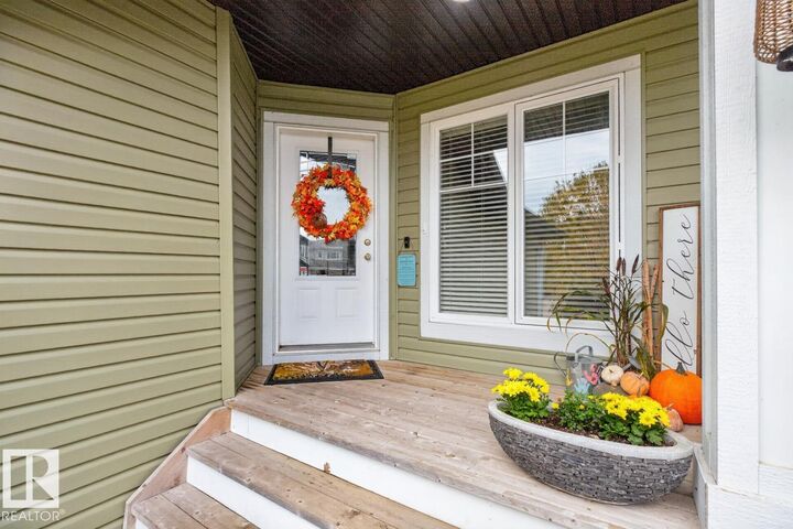Property Photo:  313 Still Creek Crescent  AB T8H 0S7 