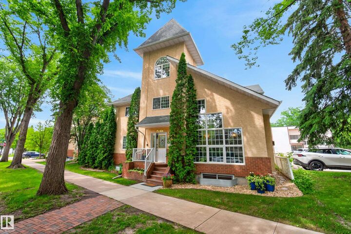 Property Photo:  10746 University Avenue NW  AB T6E 4P9 