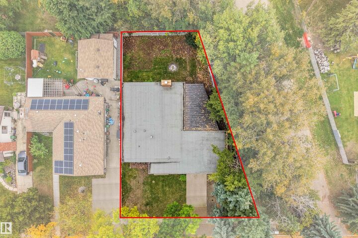 Property Photo:  19 Gatewood Avenue  AB T8N 1A1 