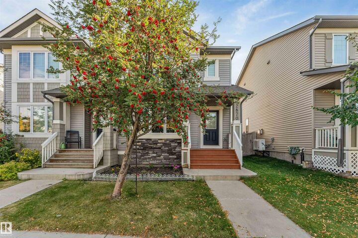 Property Photo:  2870 Maple Way NW  AB T6T 0W8 