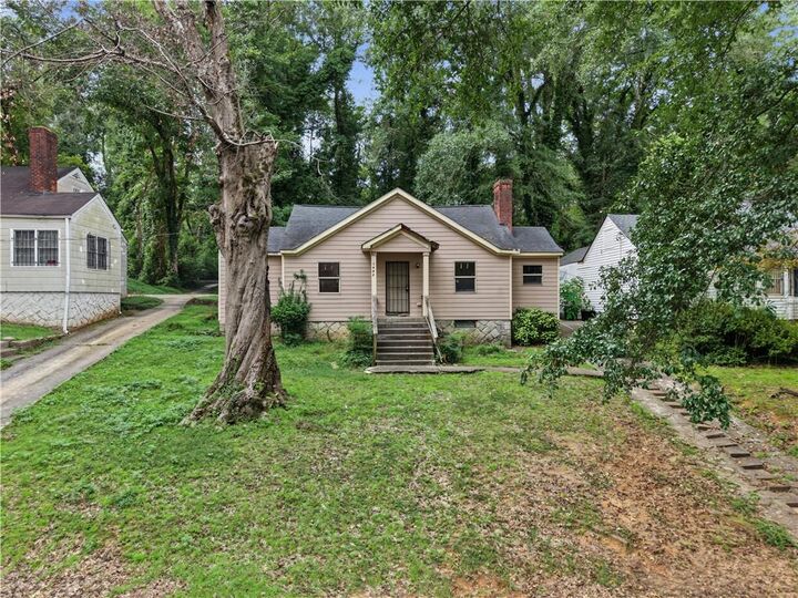 Property Photo:  1602 Kenmore Street SW  GA 30311 
