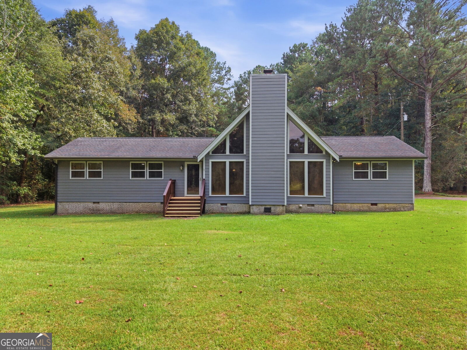 Property Photo: 1124 New Rosedale Road NE GA 30105