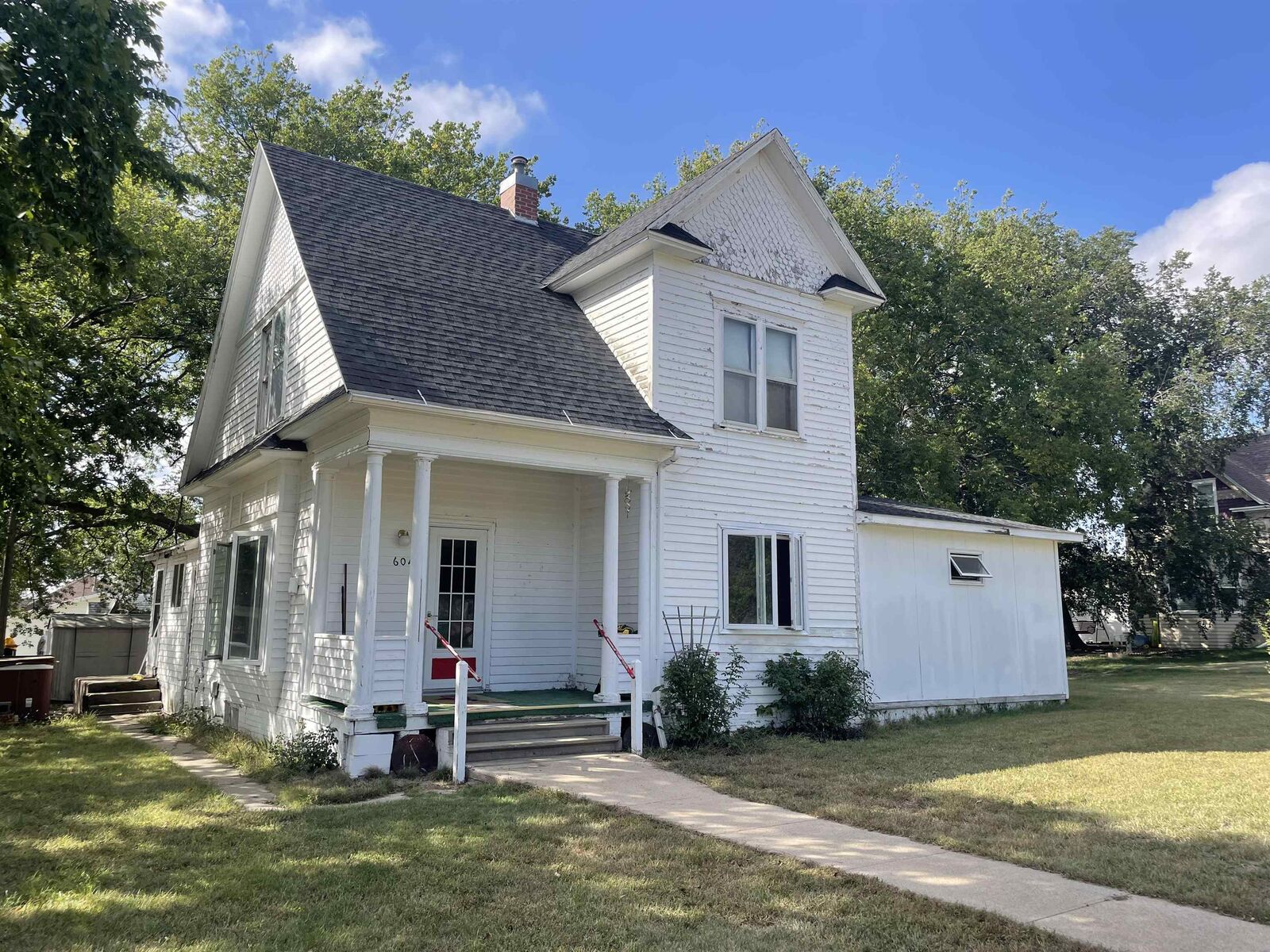 Property Photo:  604 Main Street  NE 69029 
