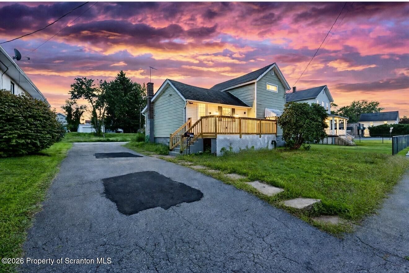 Property Photo:  2931 Birney Avenue  PA 18505 