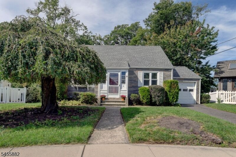 Property Photo:  8 Tyler Ct  NJ 07012 