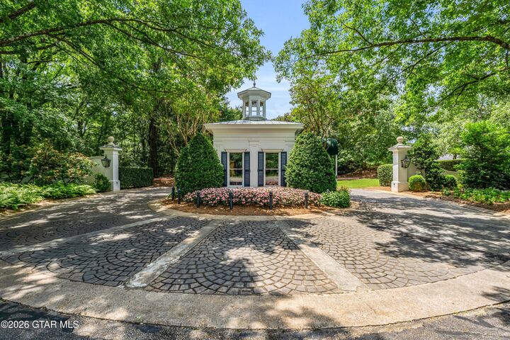 Property Photo:  9 Scotland Yard  MS 39773 