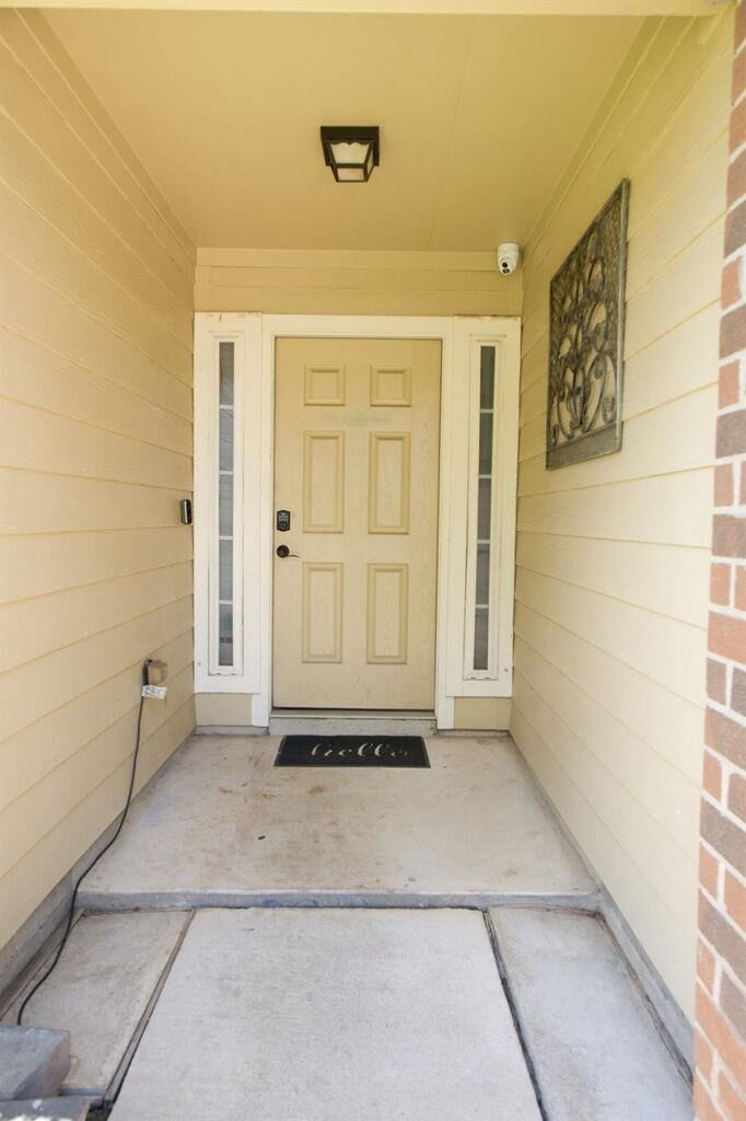 Property Photo:  2710 Sockeye Drive  TX 77045 