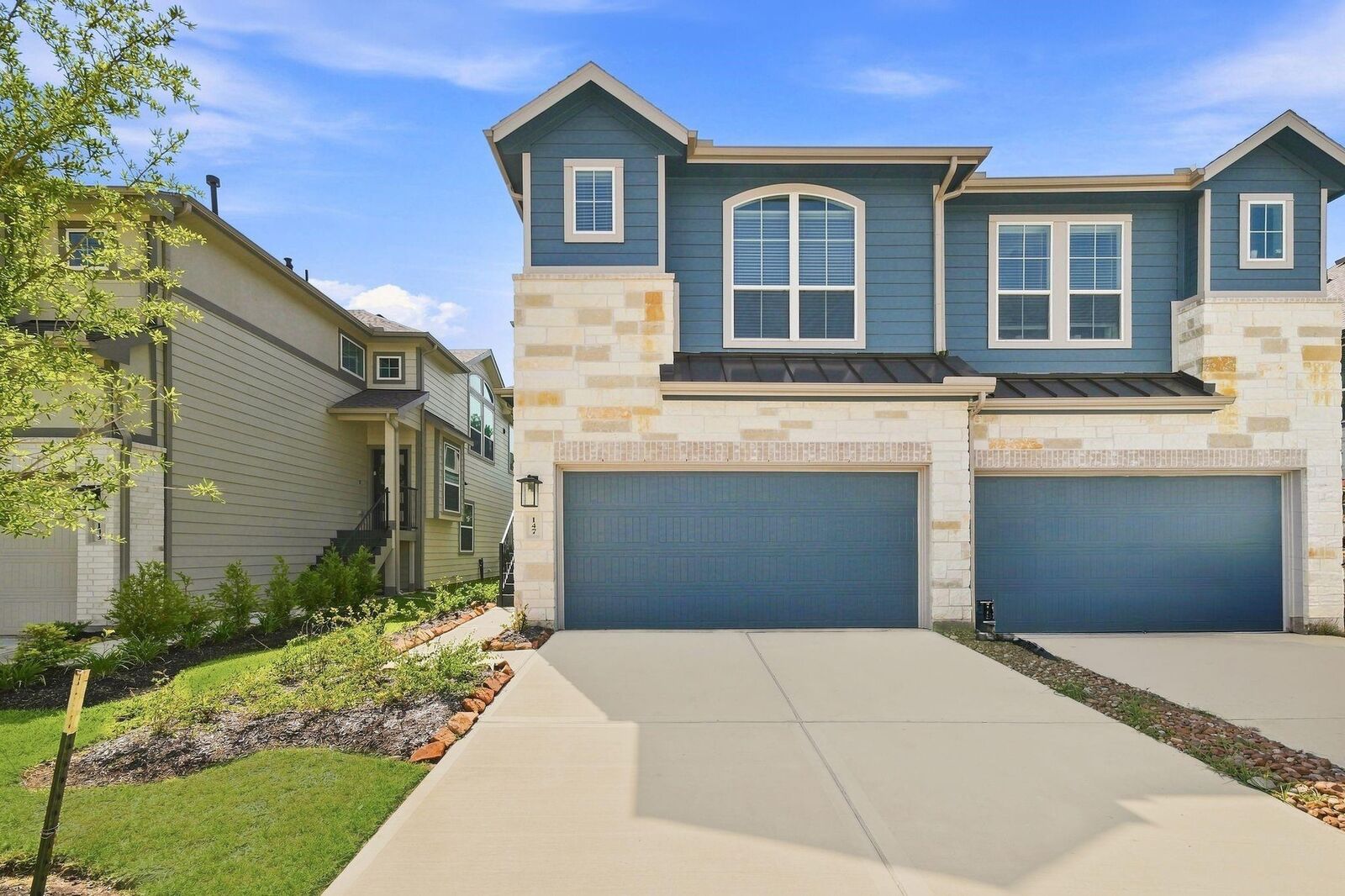 Property Photo:  147 W Coralburst Loop  TX 77316 